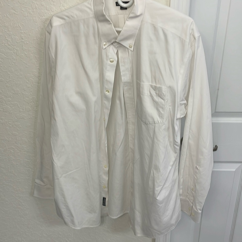 Eddie Bauer Button down